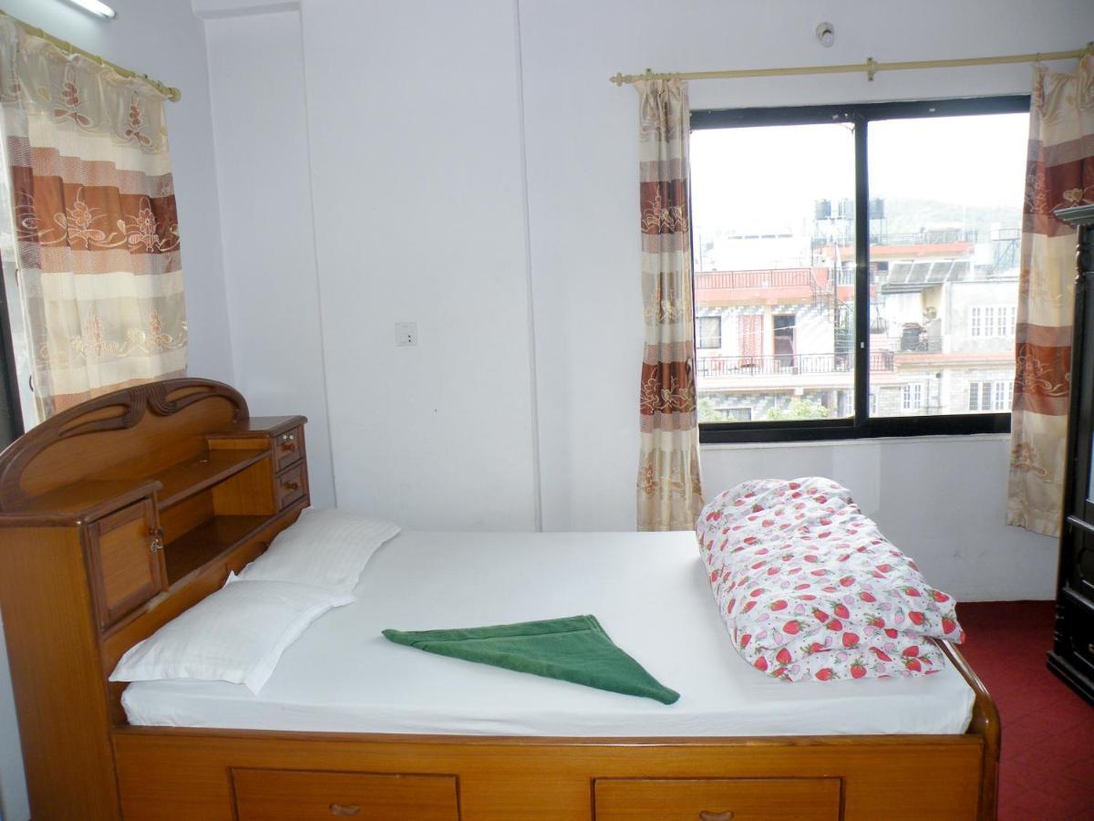 Pokhara Abroad Inn Exteriör bild