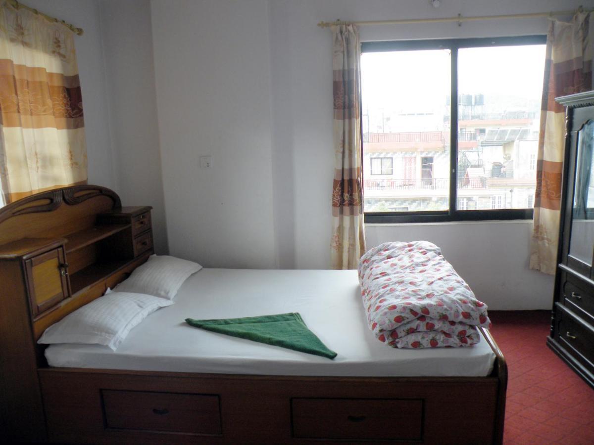 Pokhara Abroad Inn Exteriör bild