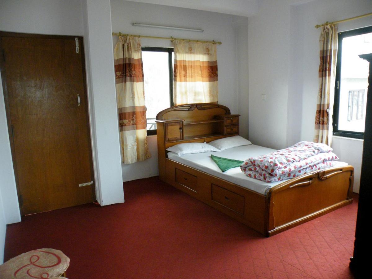 Pokhara Abroad Inn Exteriör bild
