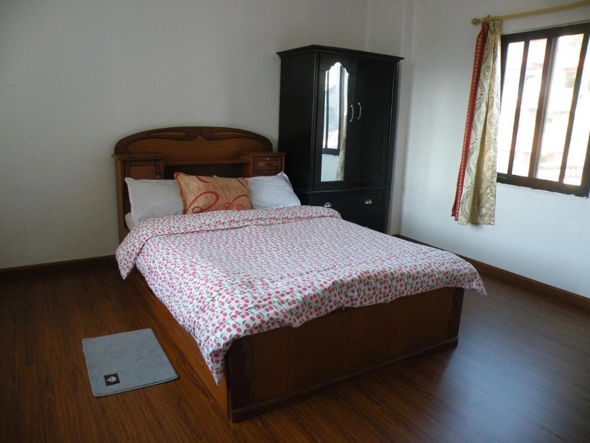 Pokhara Abroad Inn Exteriör bild