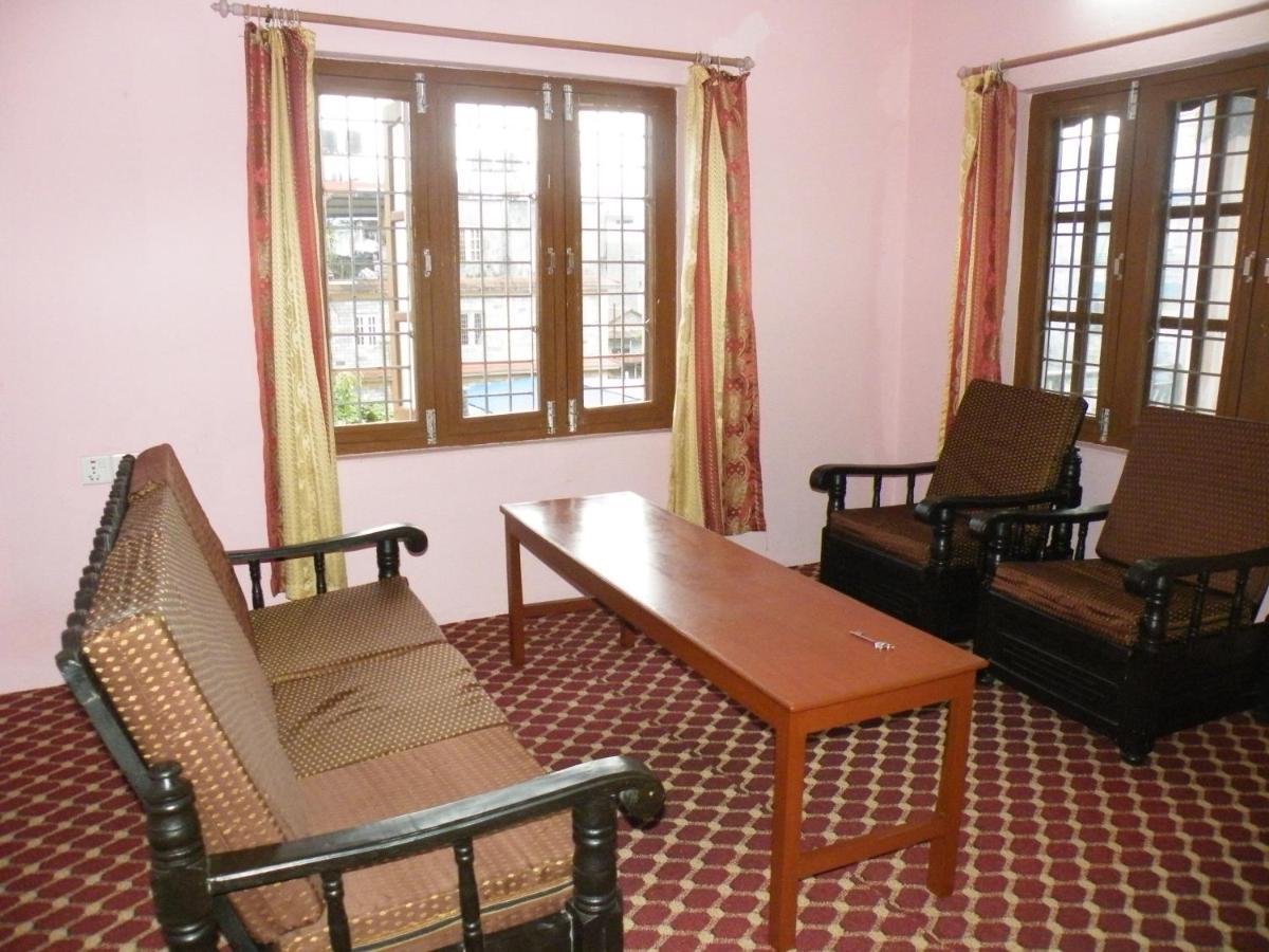 Pokhara Abroad Inn Exteriör bild